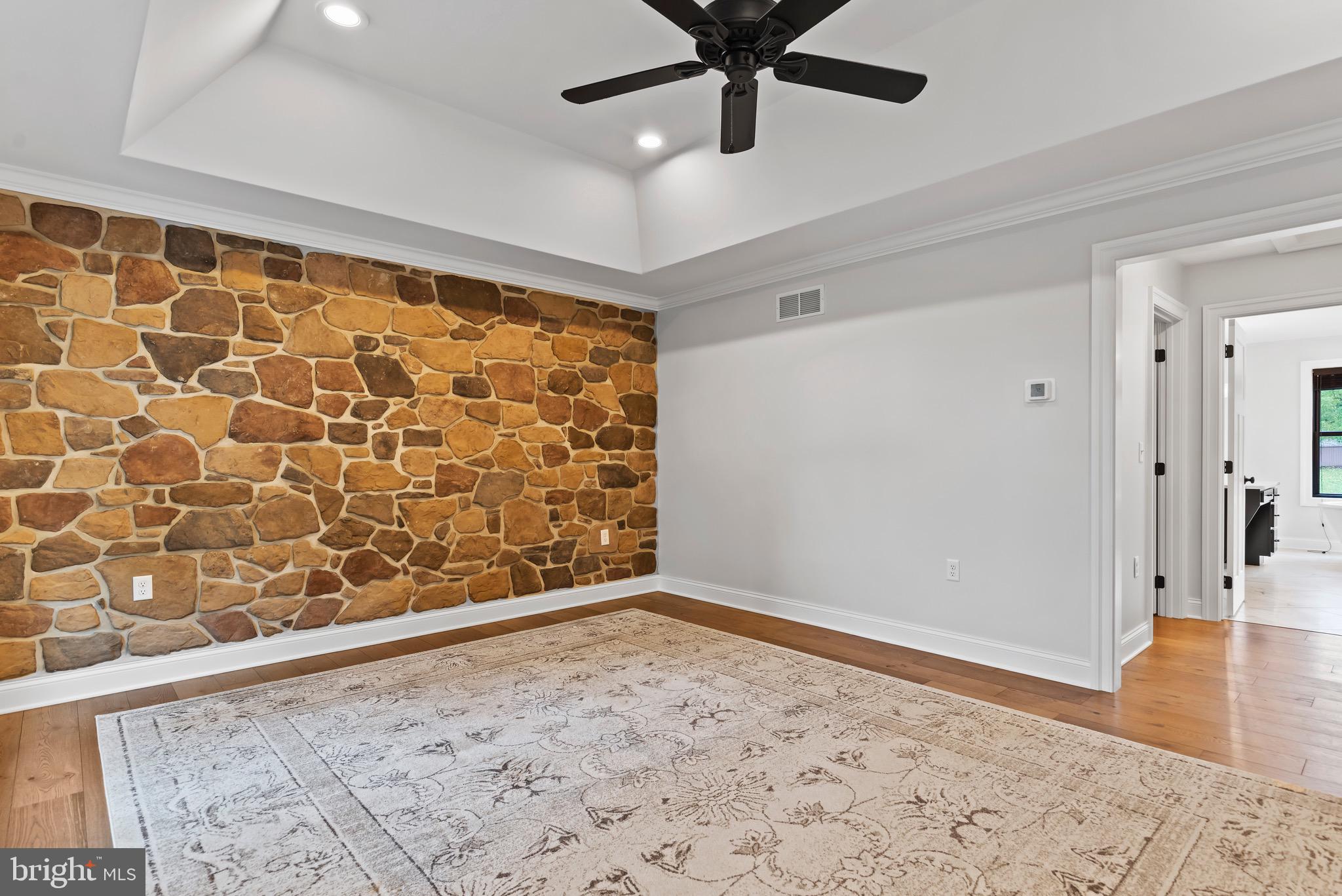 26 Jennifer Ln