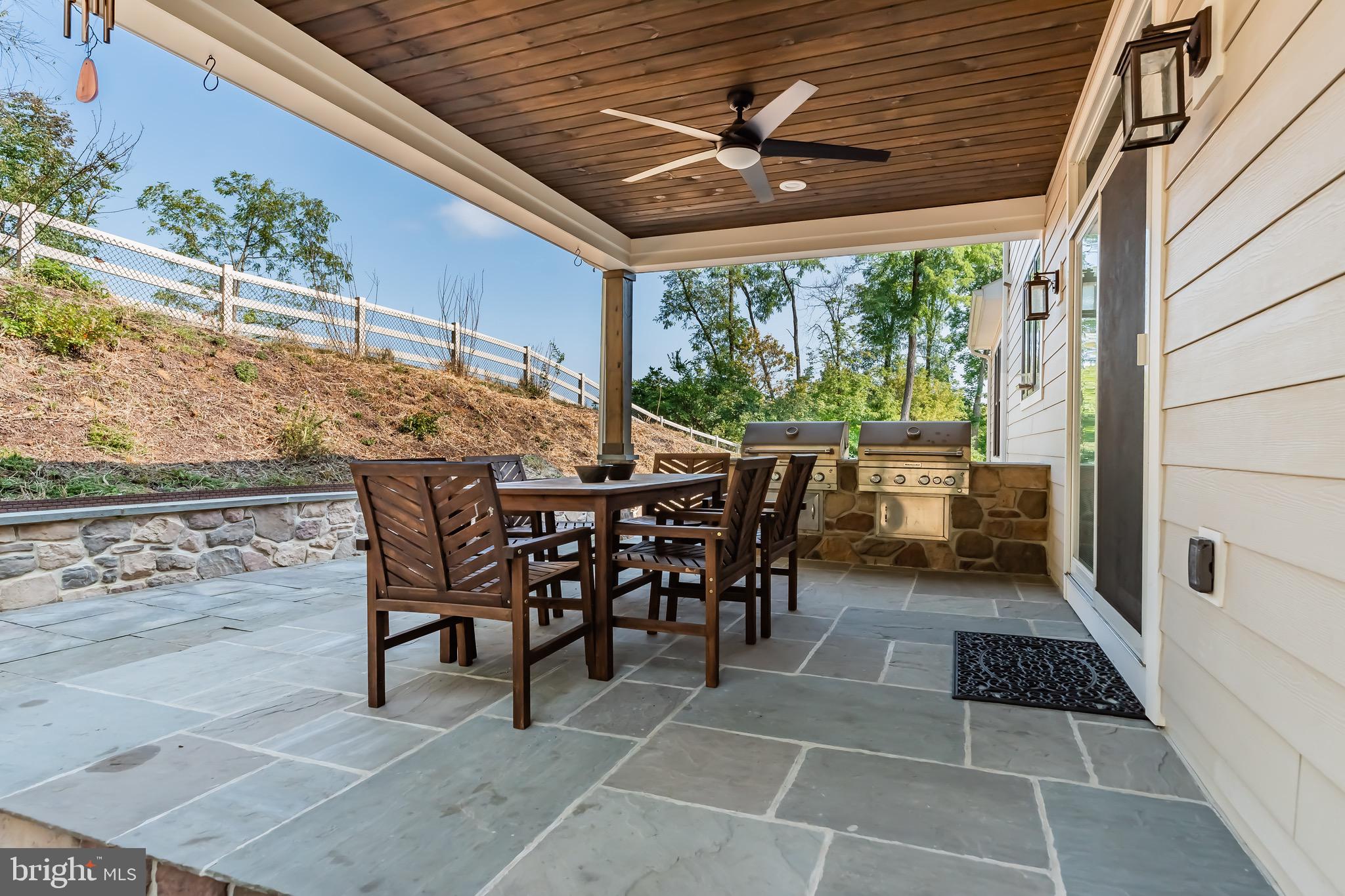 26 Jennifer Ln