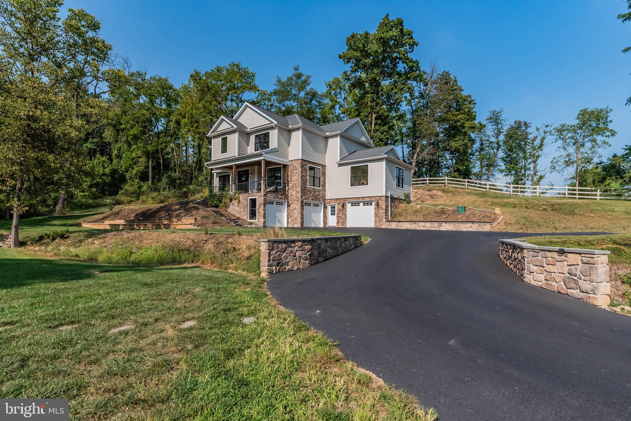 26 Jennifer Ln