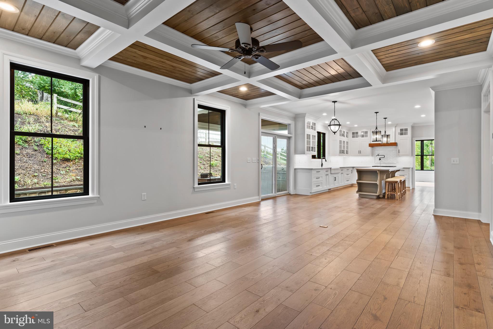 26 Jennifer Ln