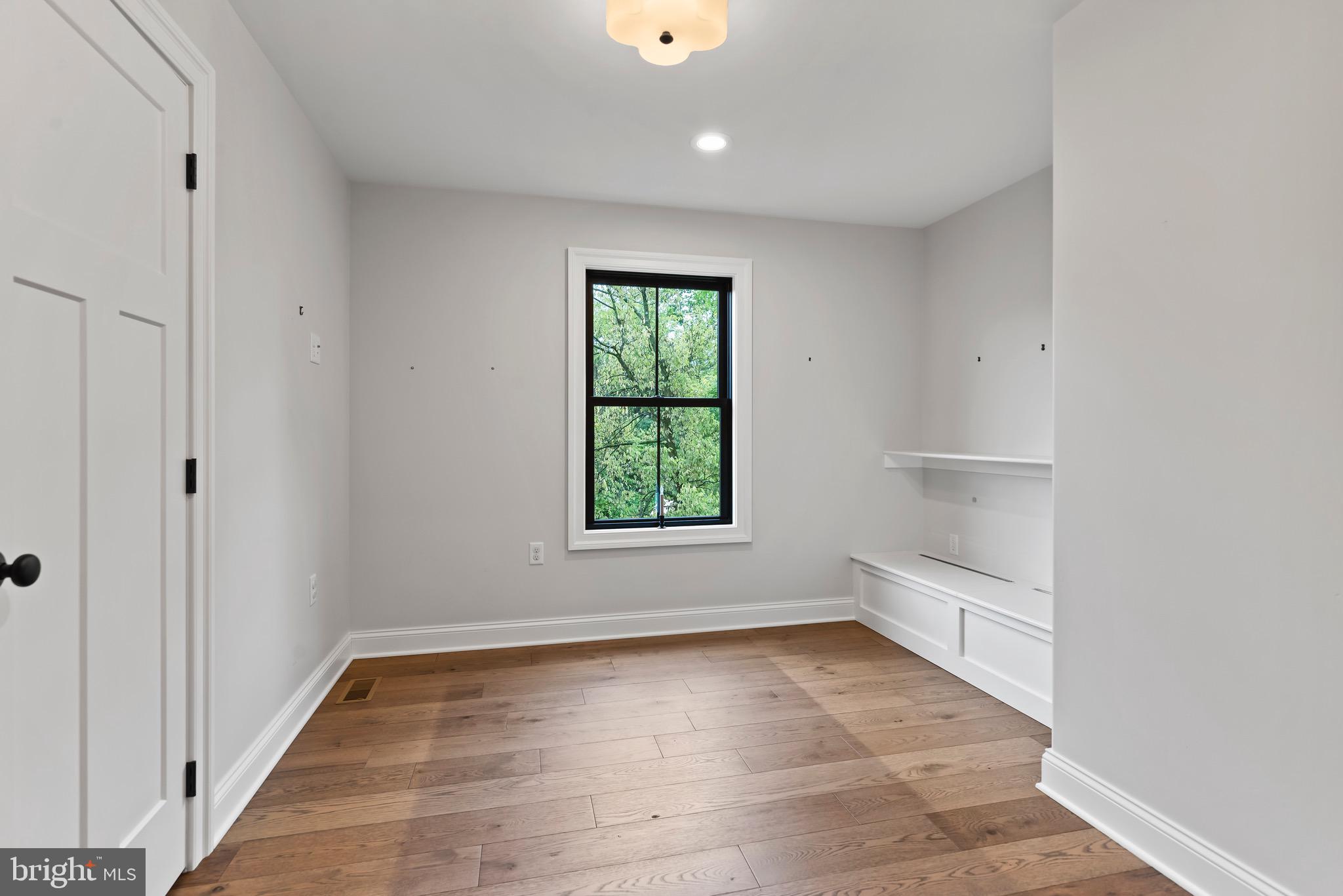 26 Jennifer Ln