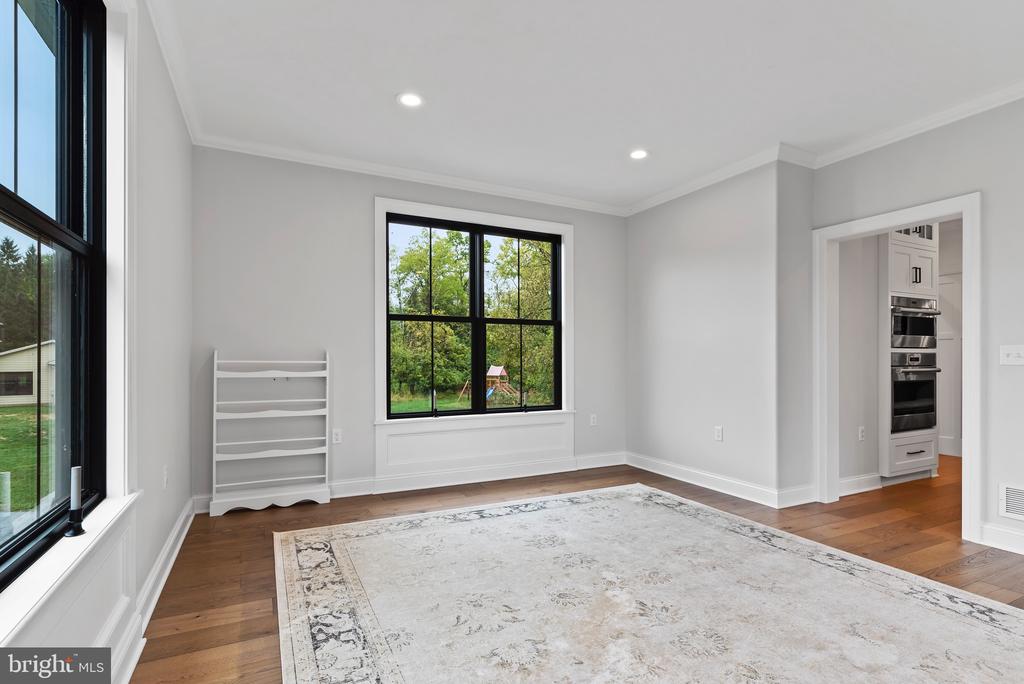 26 Jennifer Ln