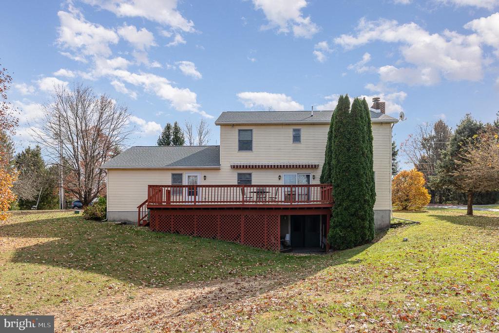 40 Spring Dr