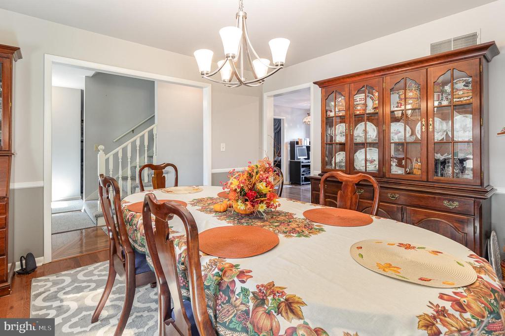 40 Spring Dr