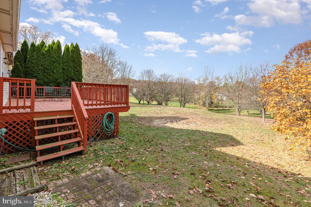 40 Spring Dr