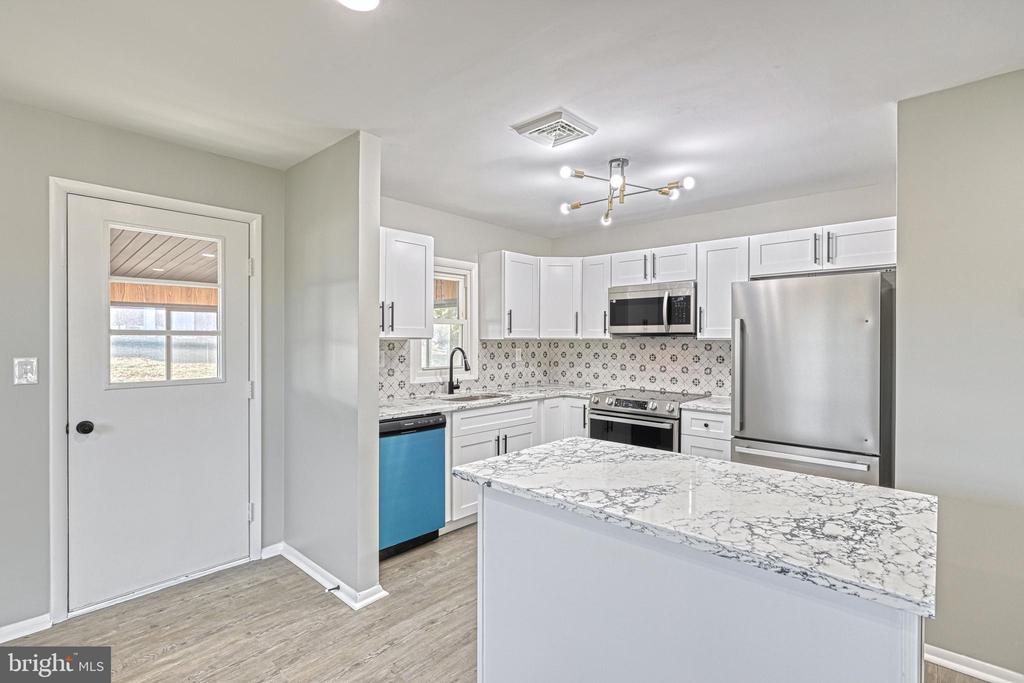 304 Sunset Dr