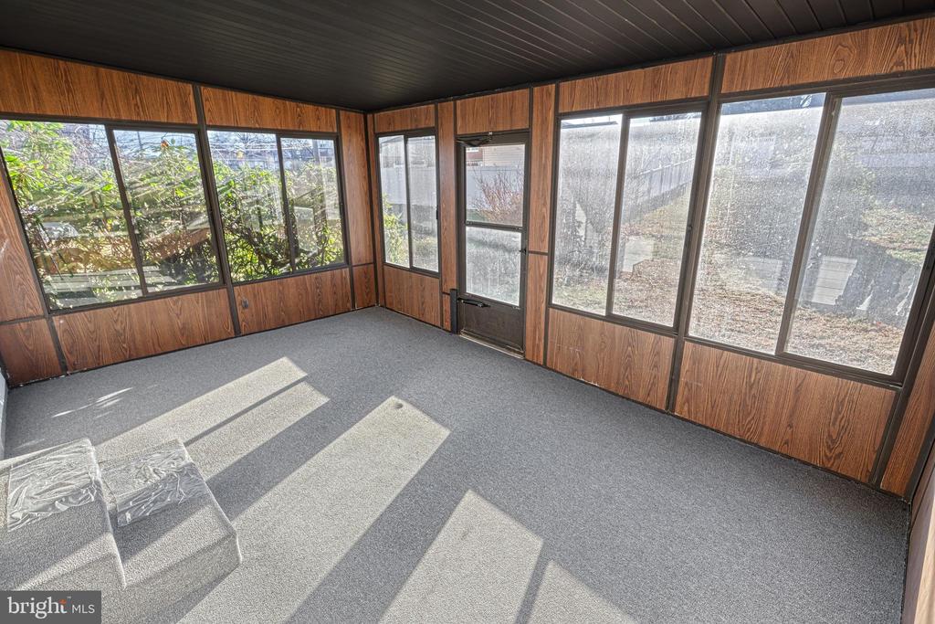 304 Sunset Dr
