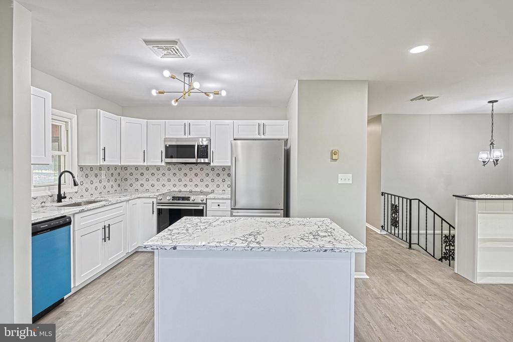 304 Sunset Dr