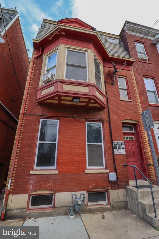 39 S Hartley St