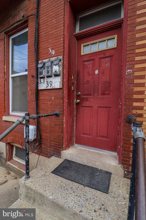 39 S Hartley St