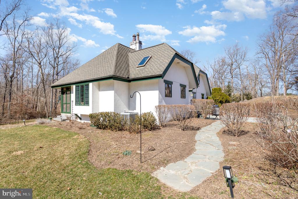 140 E Siddonsburg Rd