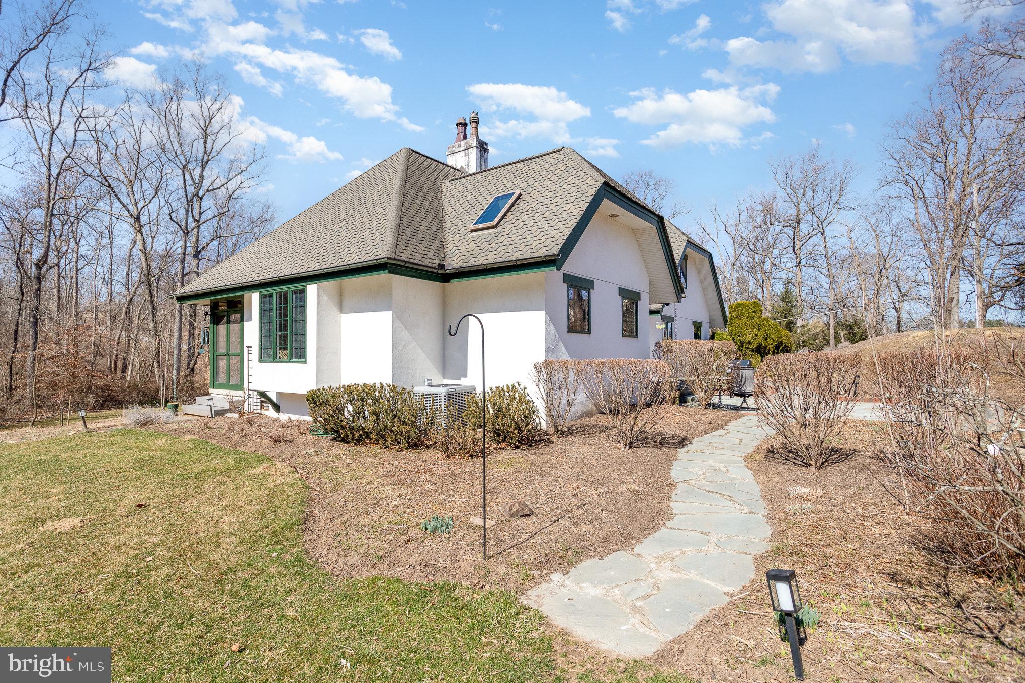 140 E Siddonsburg Rd