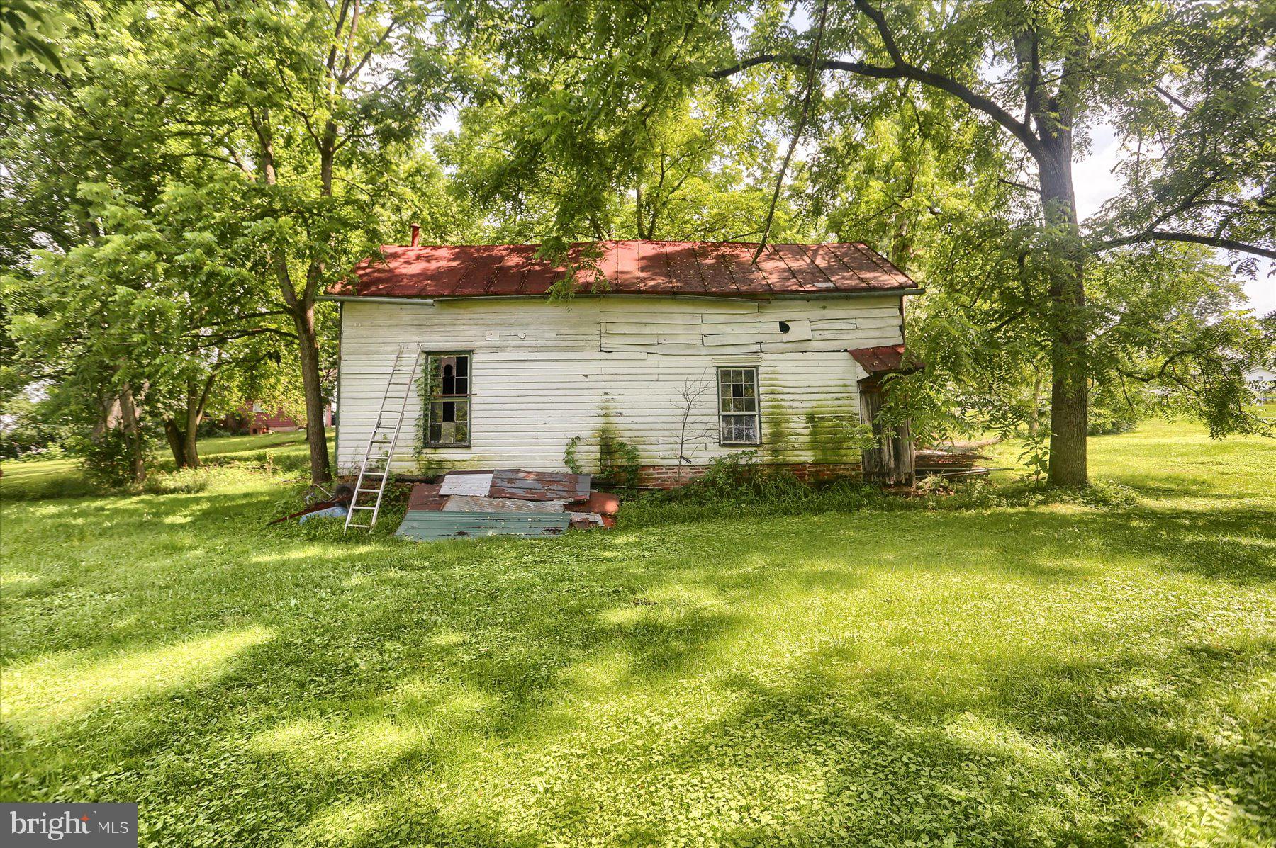 302 W Front St