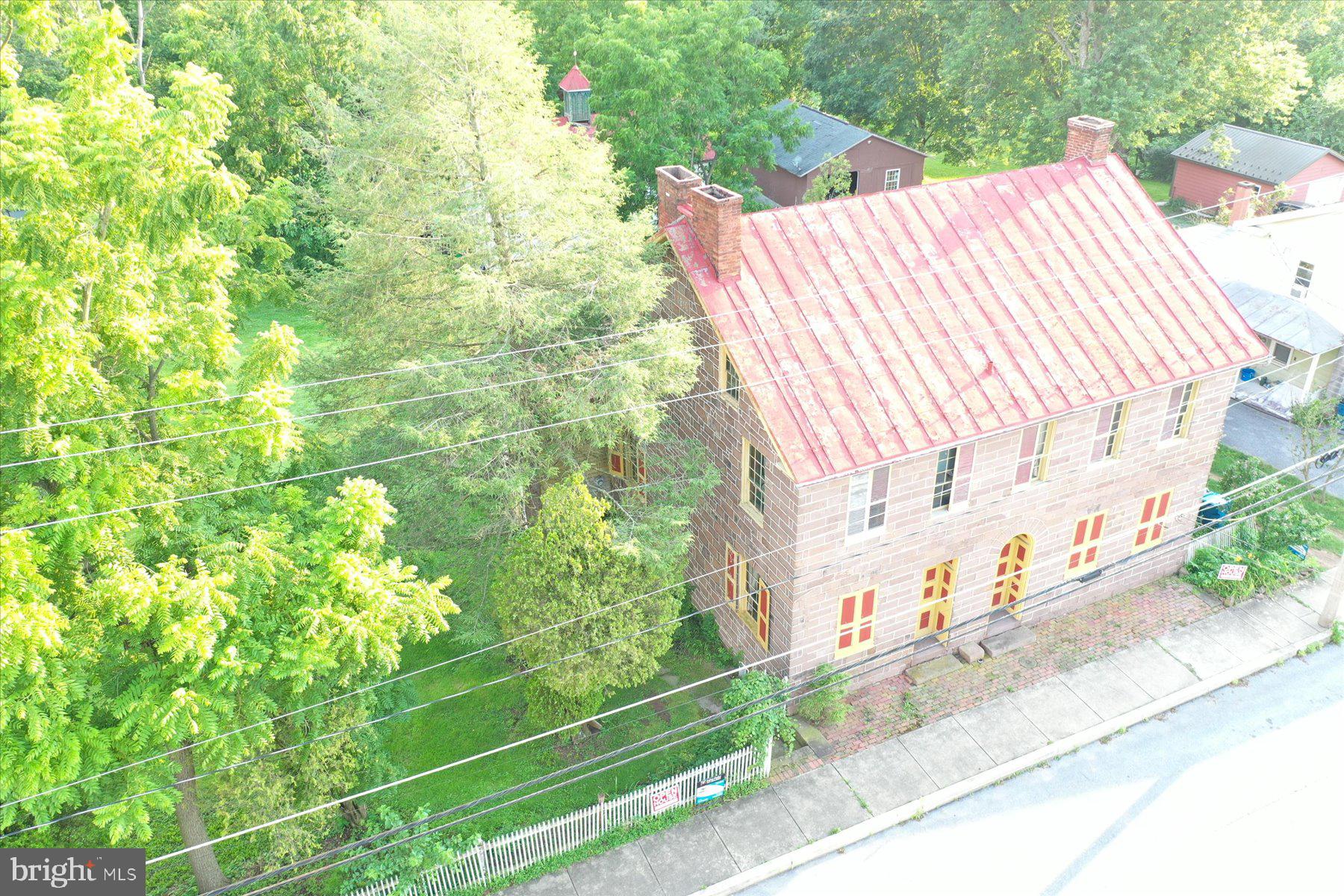 302 W Front St