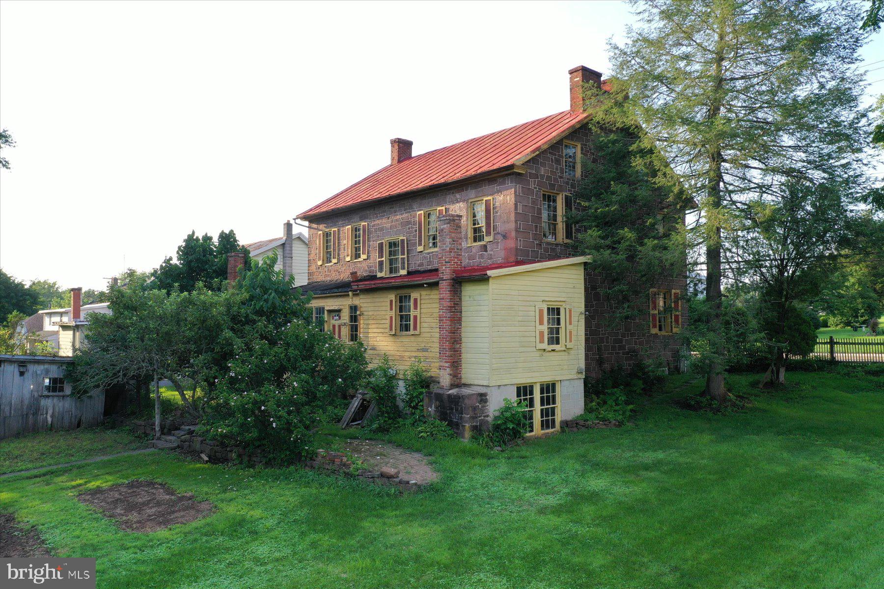 302 W Front St