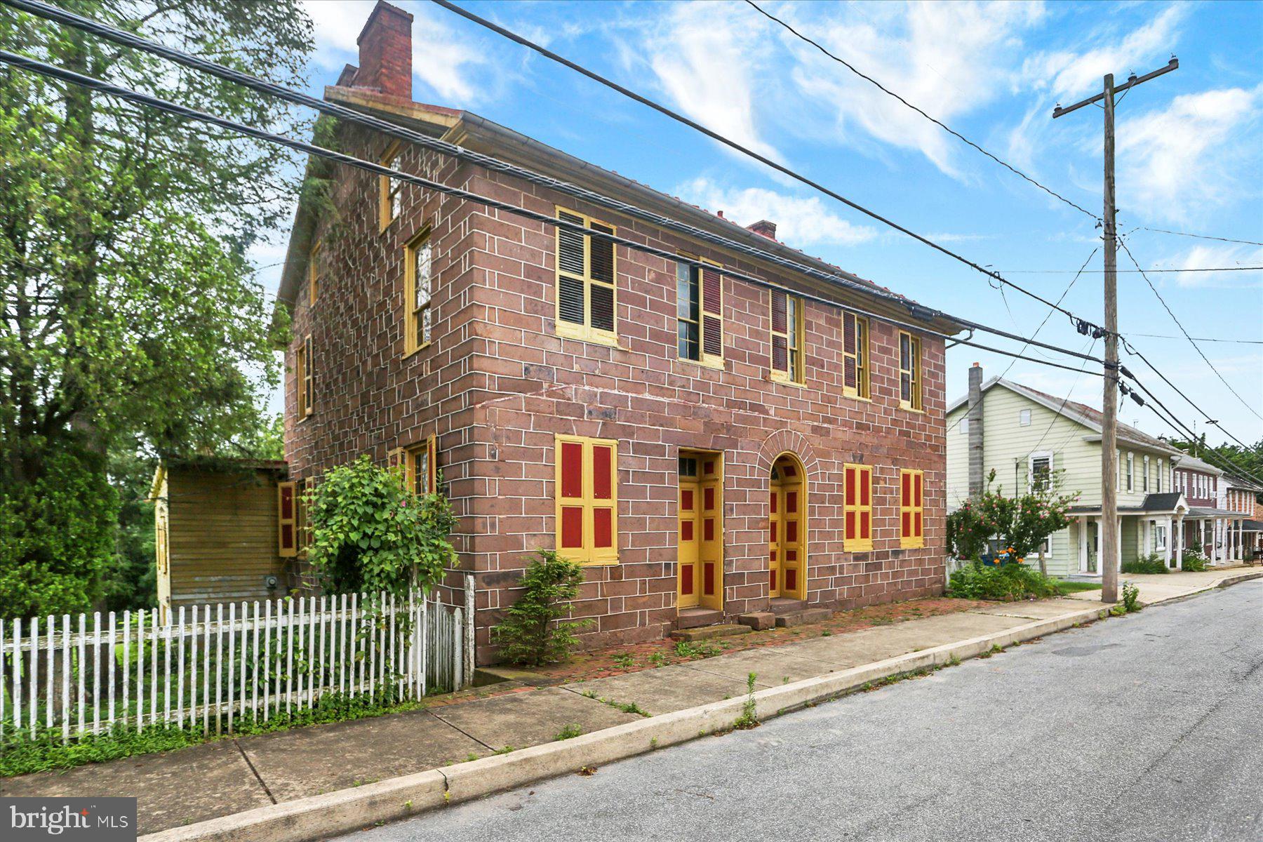 302 W Front St
