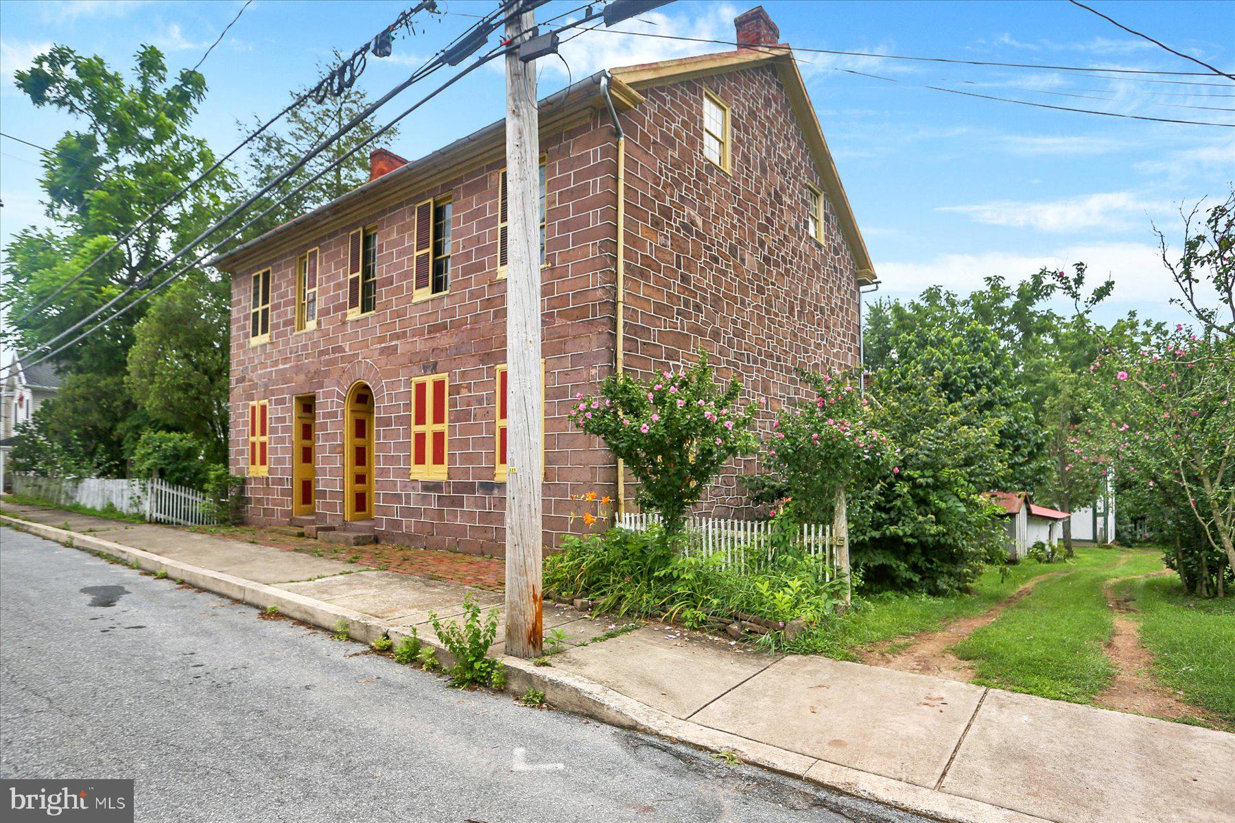 302 W Front St