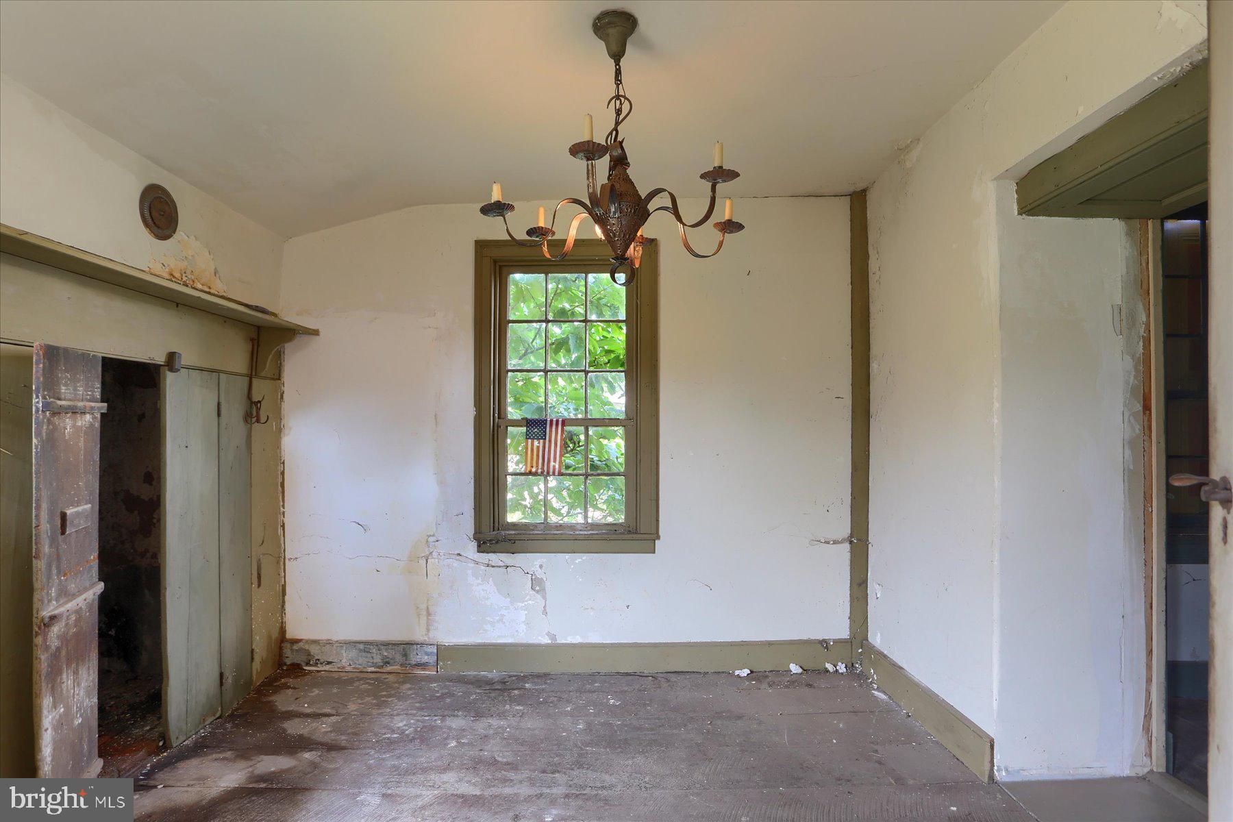 302 W Front St