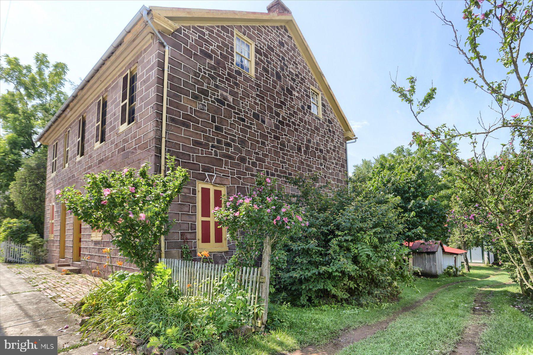 302 W Front St