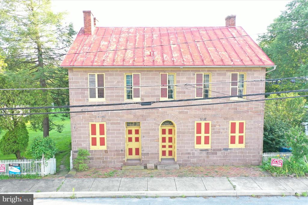 302 W Front St