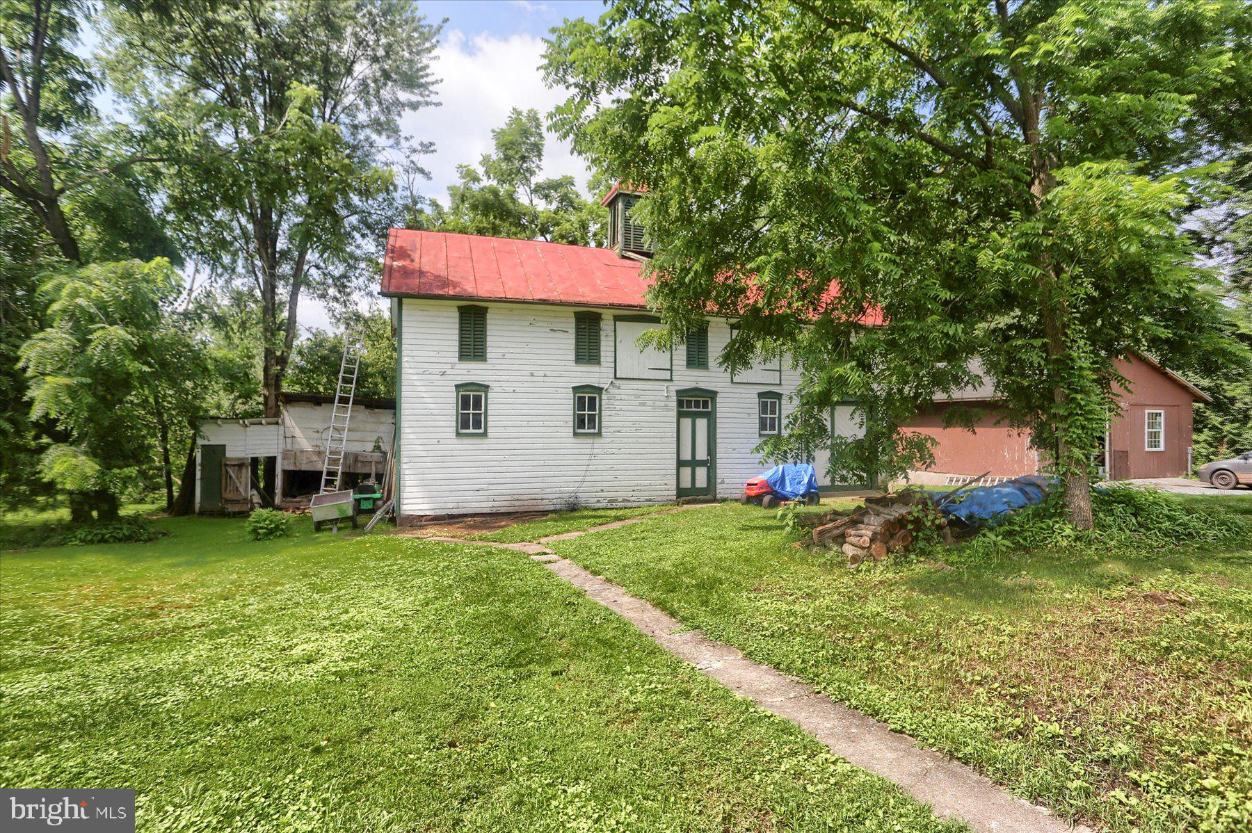 302 W Front St