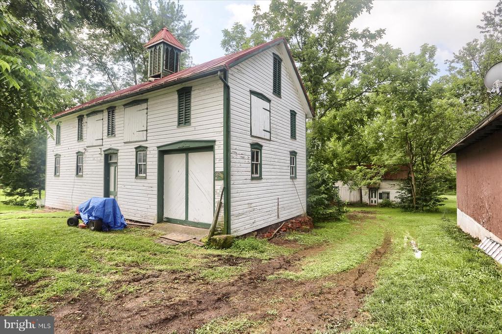302 W Front St