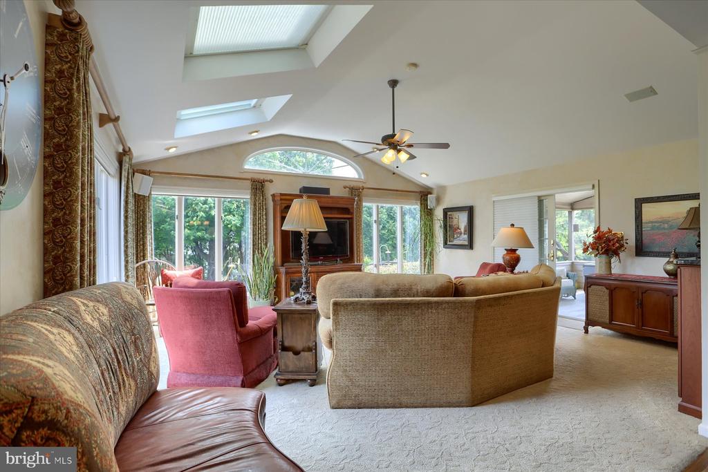 359 FUTURITY DRIVE