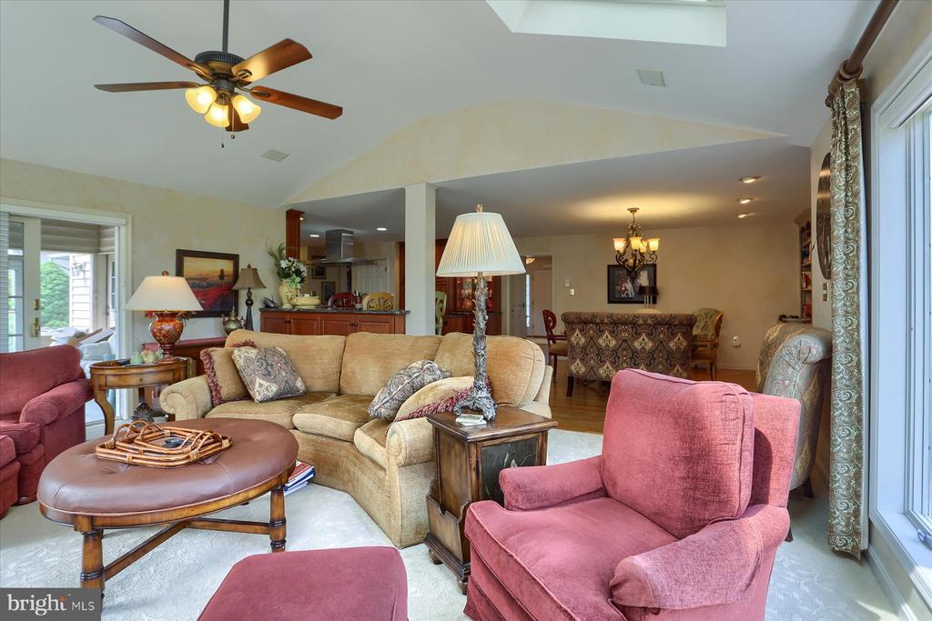 359 FUTURITY DRIVE