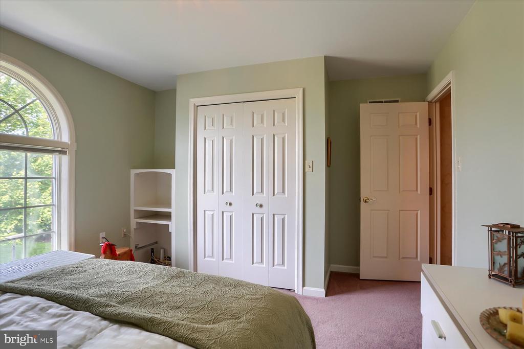 359 FUTURITY DRIVE