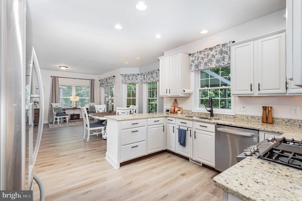 145 Pleasant View Ter
