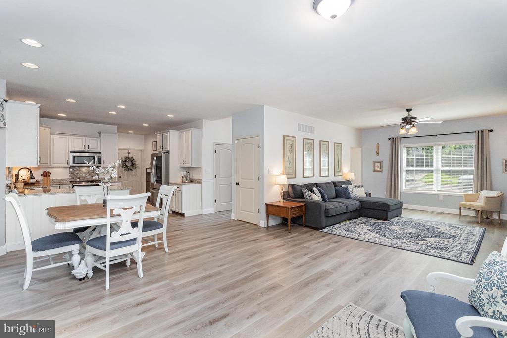 145 Pleasant View Ter