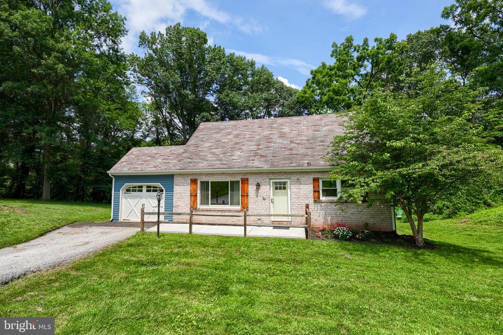35 LOCUST CIRCLE