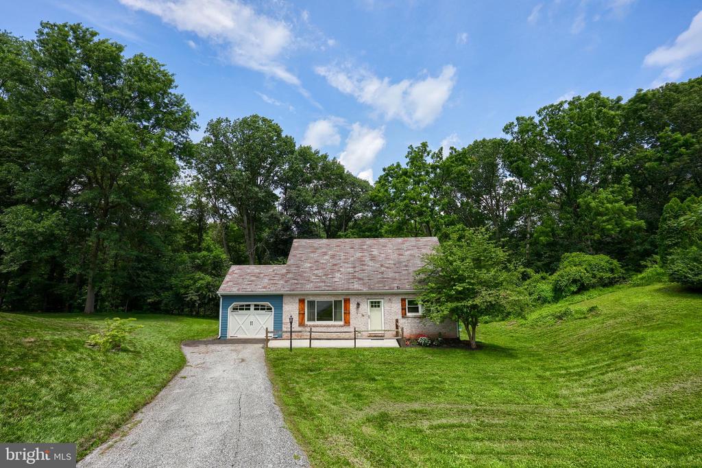 35 LOCUST CIRCLE