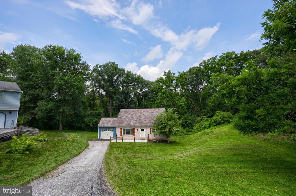 35 LOCUST CIRCLE