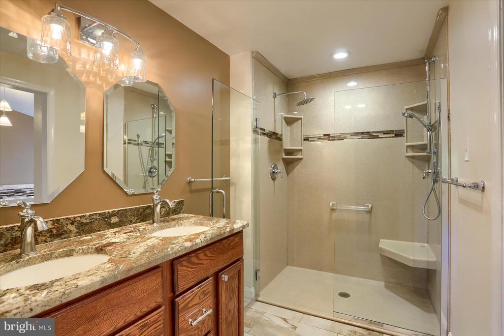 100 Wedgewood Cir