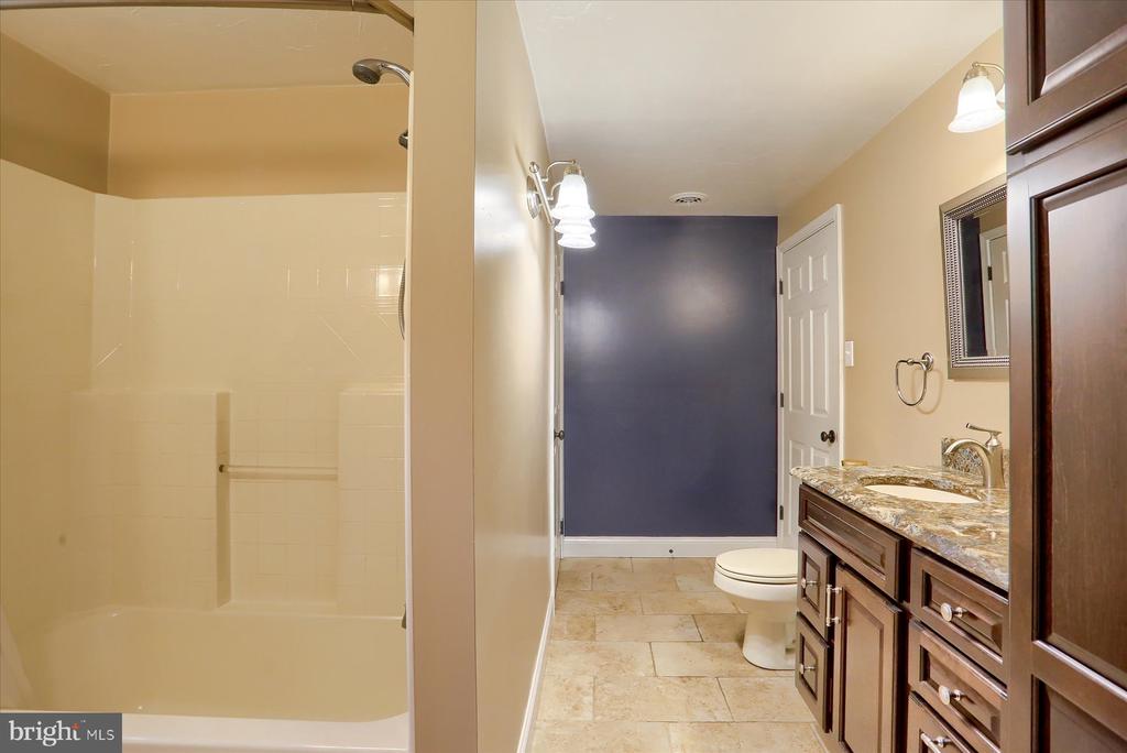 100 Wedgewood Cir