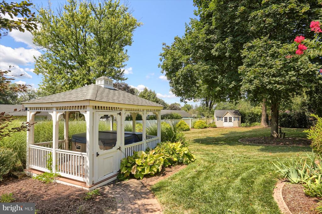 100 Wedgewood Cir