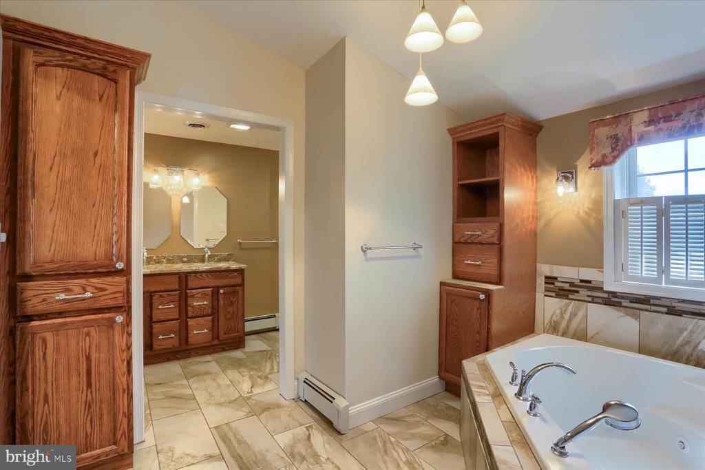 100 Wedgewood Cir