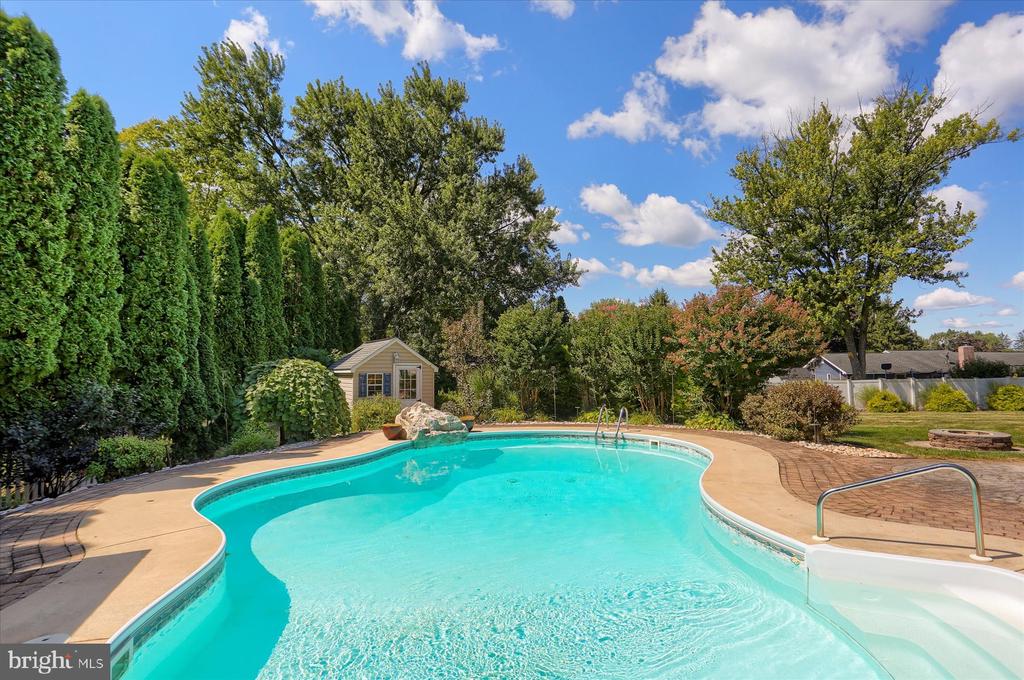 100 Wedgewood Cir