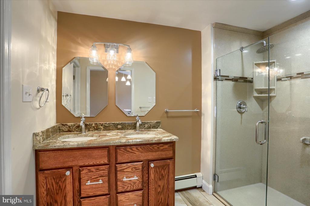 100 Wedgewood Cir