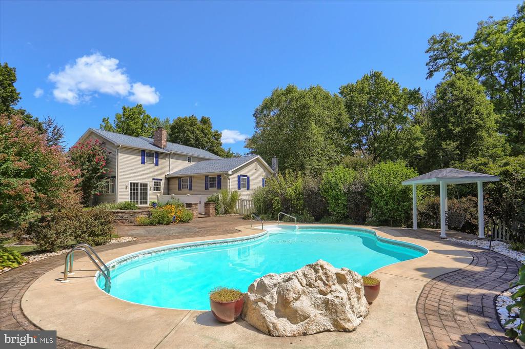100 Wedgewood Cir