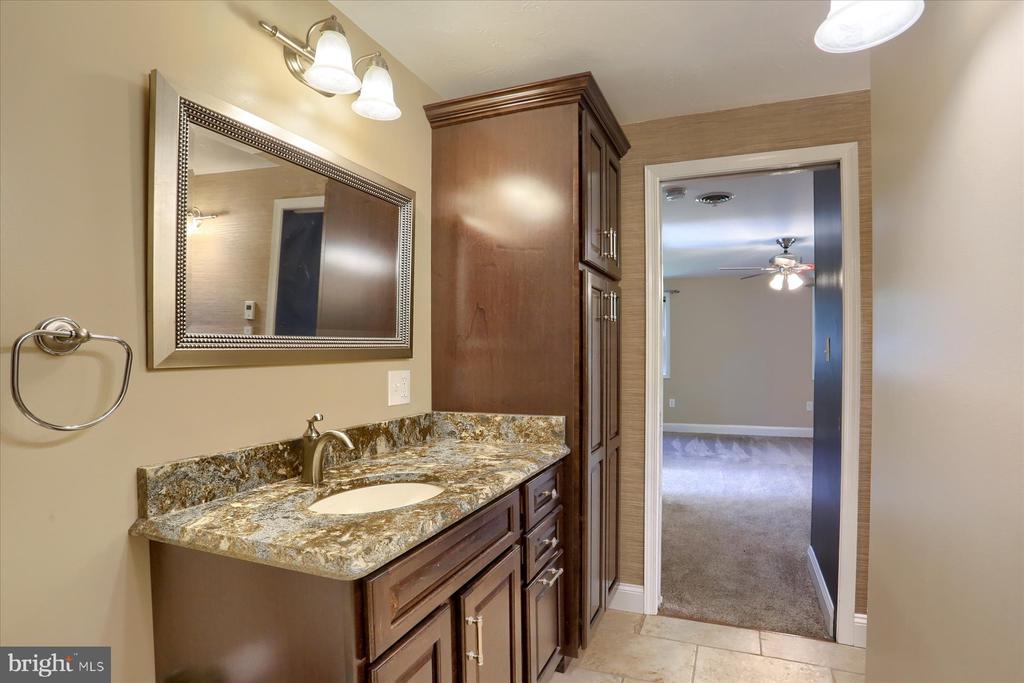 100 Wedgewood Cir