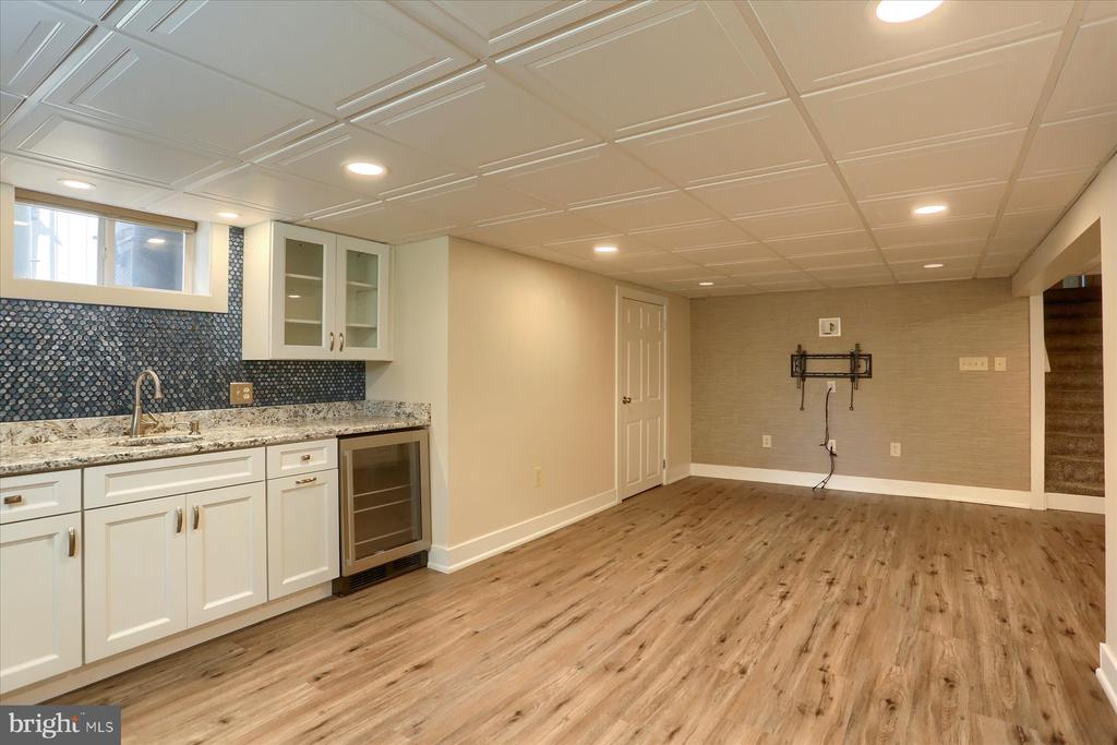 100 Wedgewood Cir