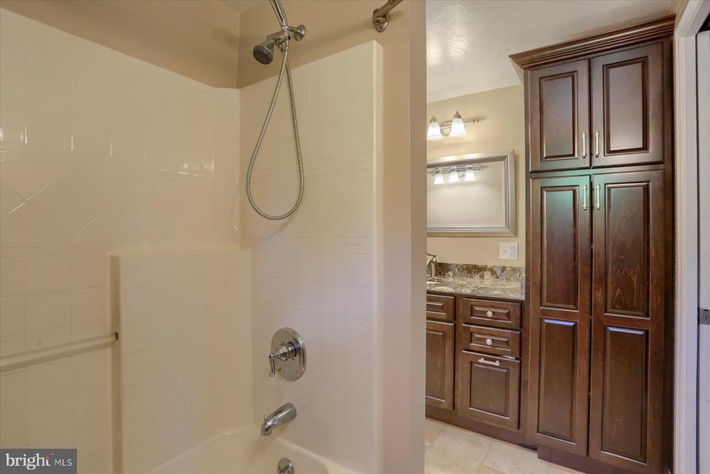 100 Wedgewood Cir