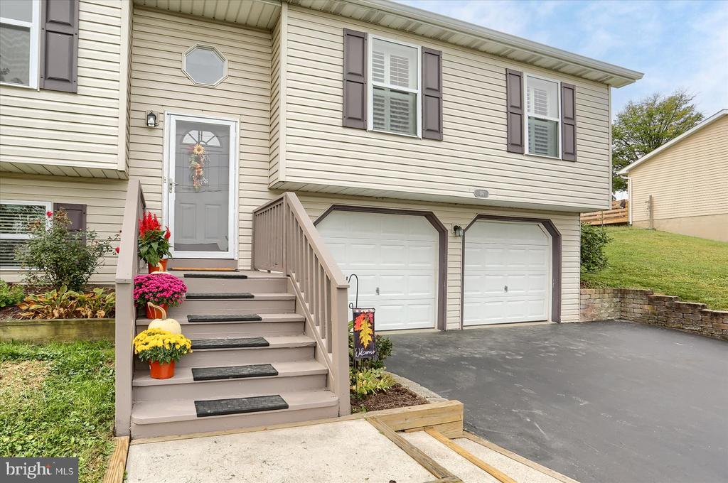 110 NORTHCREST DRIVE