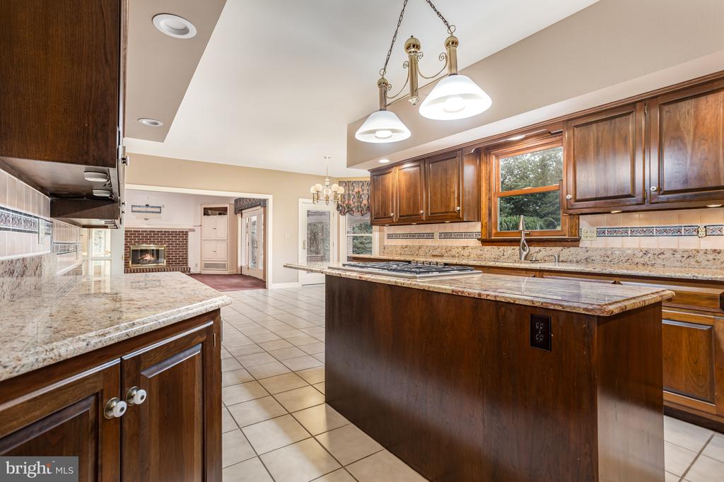 2547 HEPPLEWHITE DRIVE