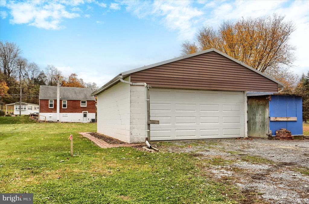 31 SPRINGERS LANE