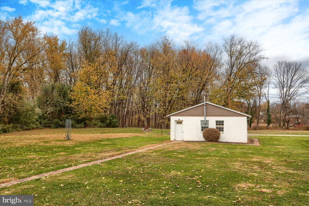 31 SPRINGERS LANE