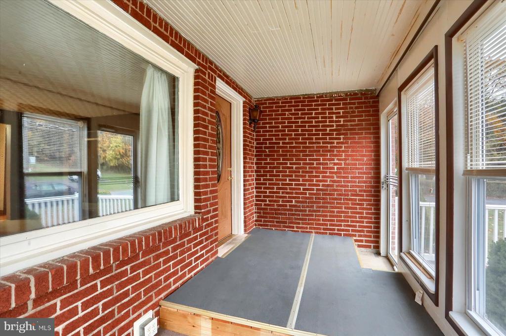 31 SPRINGERS LANE