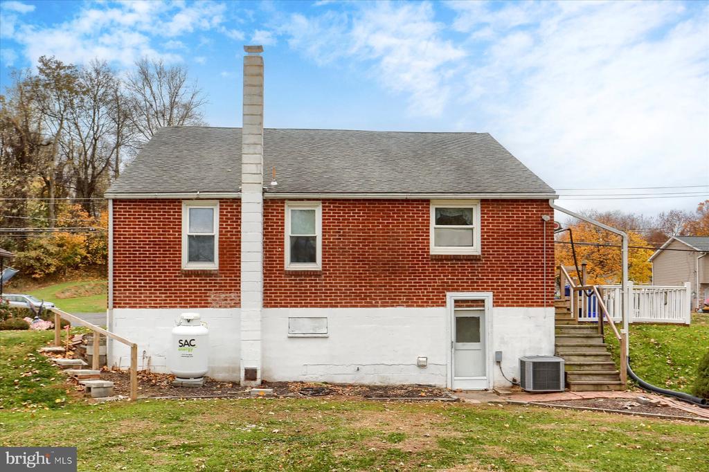 31 SPRINGERS LANE